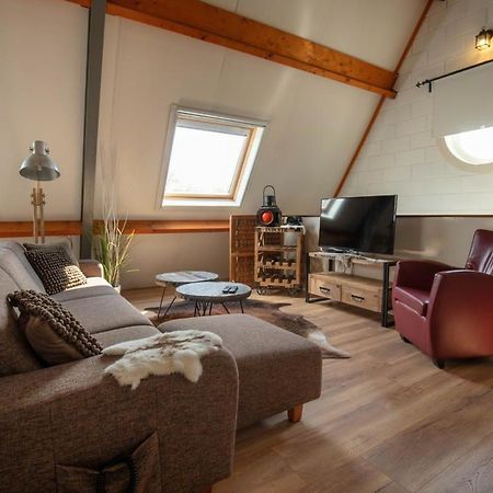 Vakantiehuis De Drie Bruggen วาลเคินสวาร์ด ภายนอก รูปภาพ