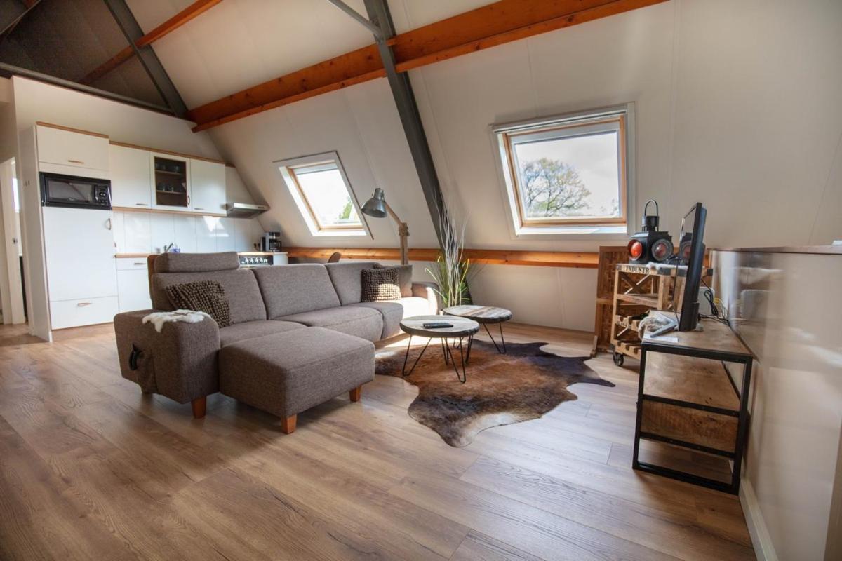 Vakantiehuis De Drie Bruggen วาลเคินสวาร์ด ภายนอก รูปภาพ