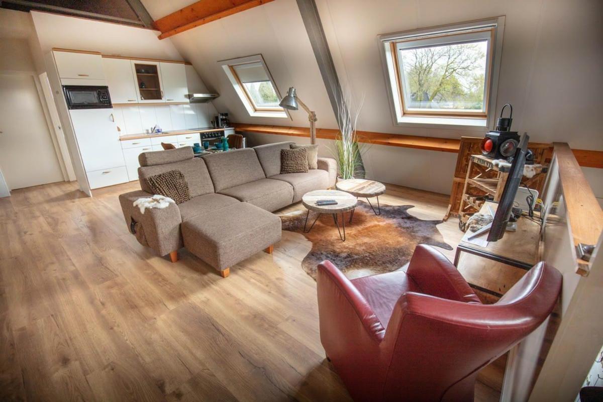 Vakantiehuis De Drie Bruggen วาลเคินสวาร์ด ภายนอก รูปภาพ